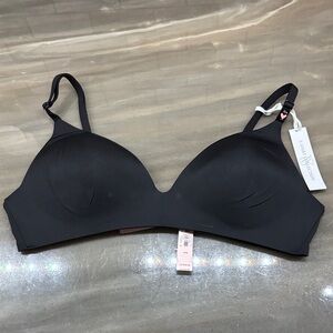 NWT Victoria’s Secret T-Shirt Bra